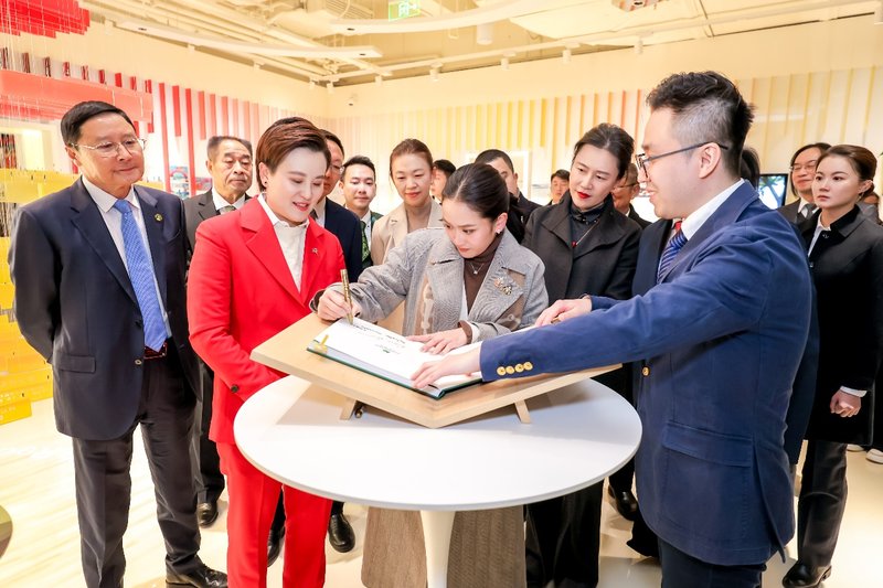 Thai Prime Minister Peitontan Shinawatra and his party visited Reignin Group插图