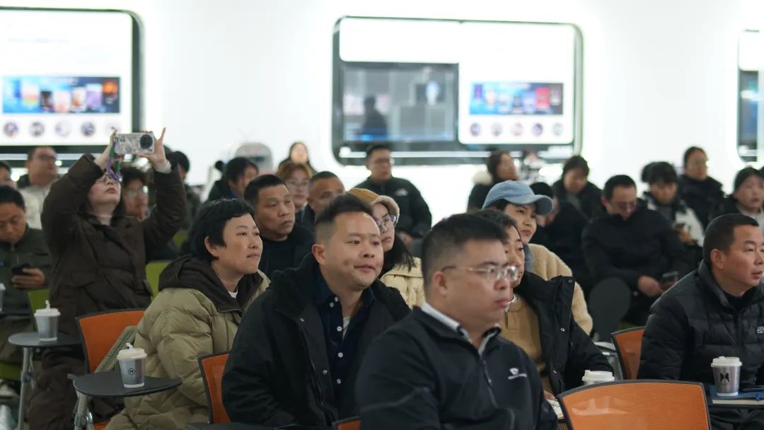 event review| Wenzhou Yuanyuan Innovation Center successfully held the AIGC special salon “DeepSeek craze: How Companies and Entrepreneurs Can Understand the Opportunities and Take advantage of it”插图3